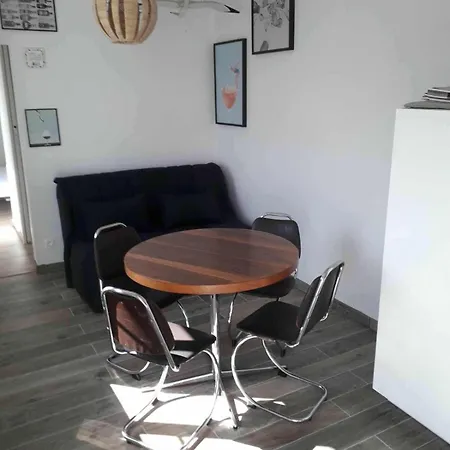 Petite Maison Calme Au Coeur De L'ile L'Epine (Vendee)