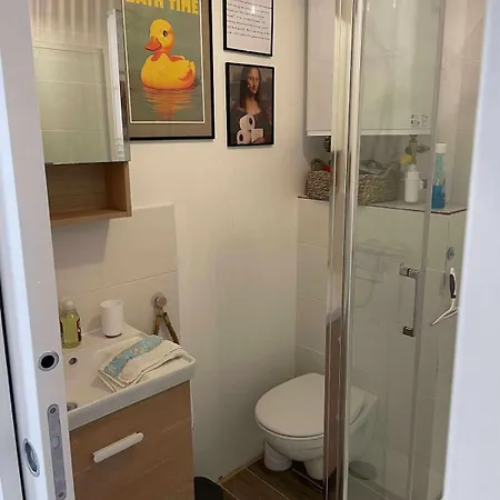 Petite Maison Calme Au Coeur De L'ile بيت للعطل *