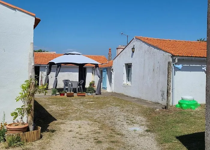Petite Maison Calme Au Coeur De L'ile Feriehus